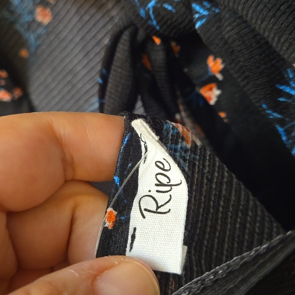 NWT RIPE microfloral blouse with ribbon tie at the back. Women's XXL - Picture 7 of 10